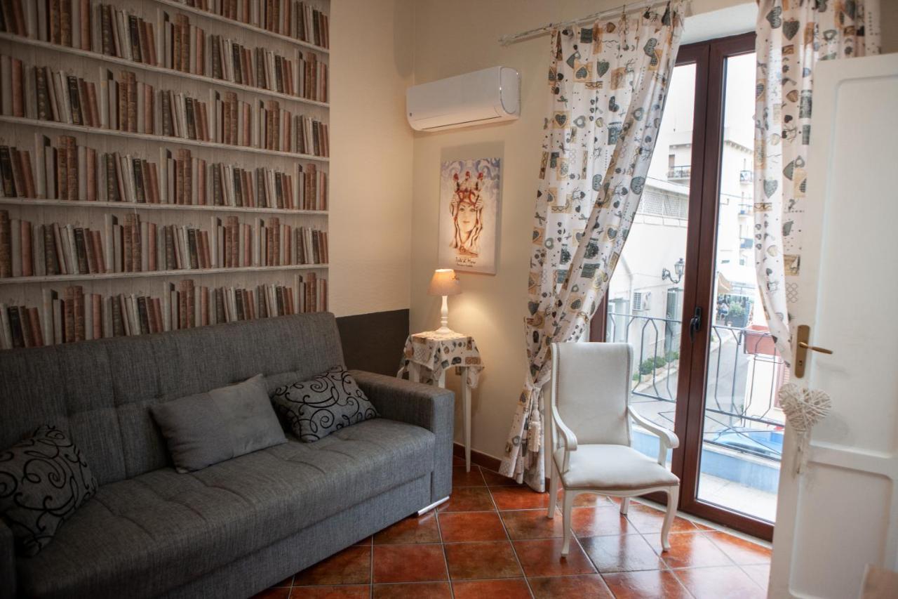 Casa Vacanze Terrasini Duomo Exterior foto